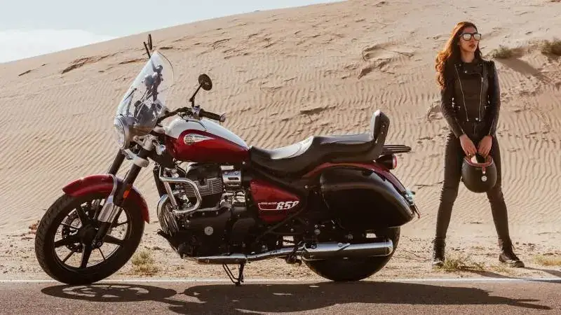 Royal Enfield Super Meteor 650 (3)