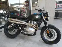 Préparation-sur-mesure-moto-entiere-verte