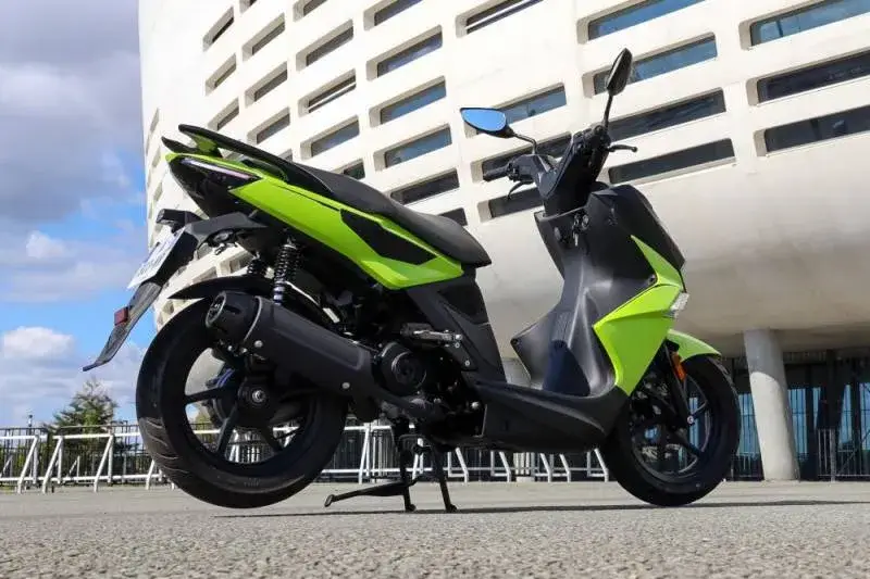 Kymco Super 8 R (1)