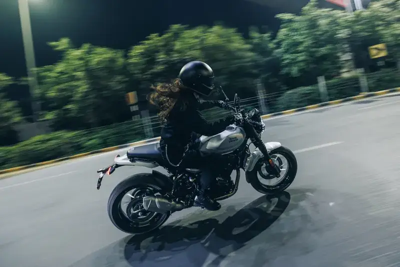 0B3A2335-Enhanced-NR_160525102735